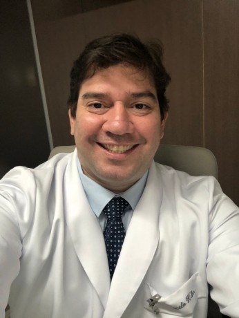 Dr. Marcelo Huhn